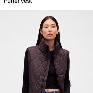 GAP Women's Dark Brown Puffer Vest